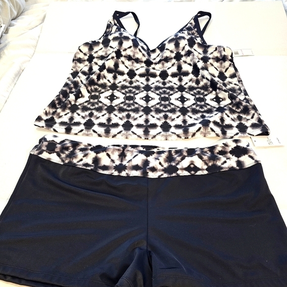 Southpoint Other - NWT South Point 2 piece Black & White Swim Set Size 22